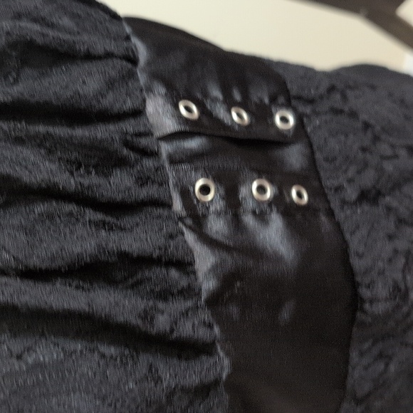 Digital | Elegant Black Lace Women's Top - Picture 5 of 11